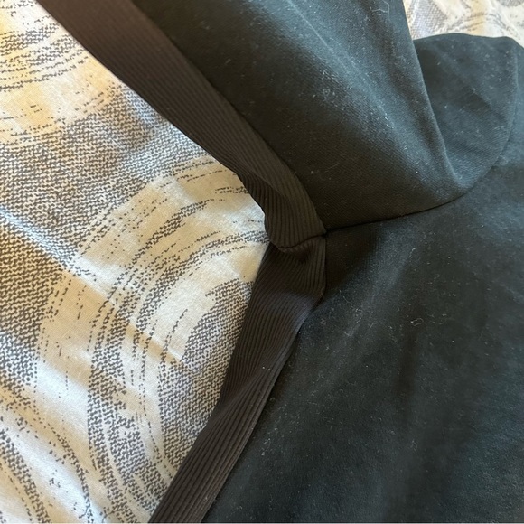 Lululemon Lab Black Yumi Asymmetrical Sweater Wrap New Size 4 - Picture 7 of 13